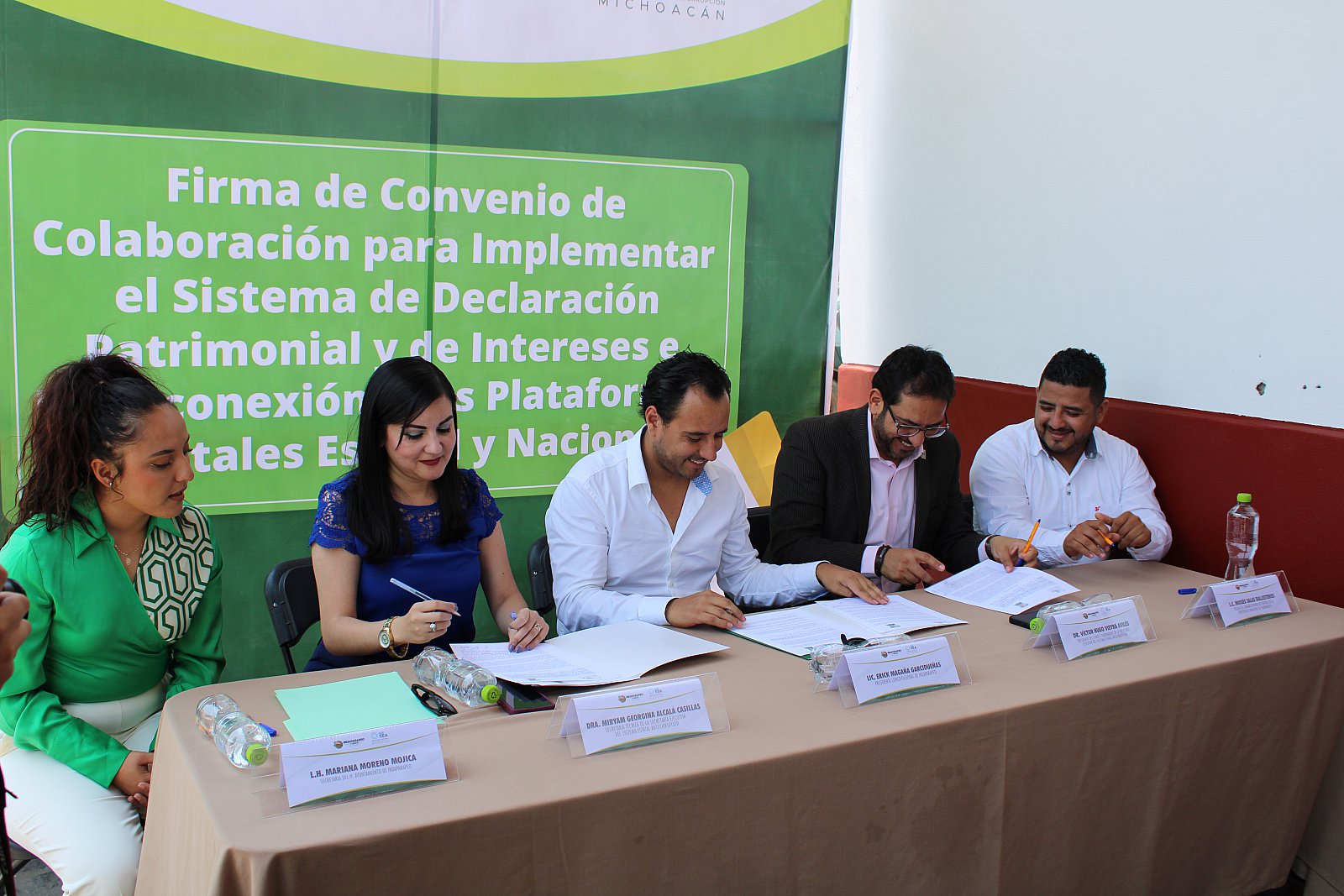Firma de la Donación del S1 Indaparapeo