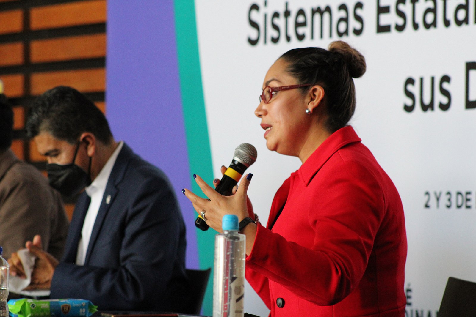 Páneles "Combate a a la corrupción desde la perspectiva presupuestal" y "Presupuesto participativo en comunidades indígenas"