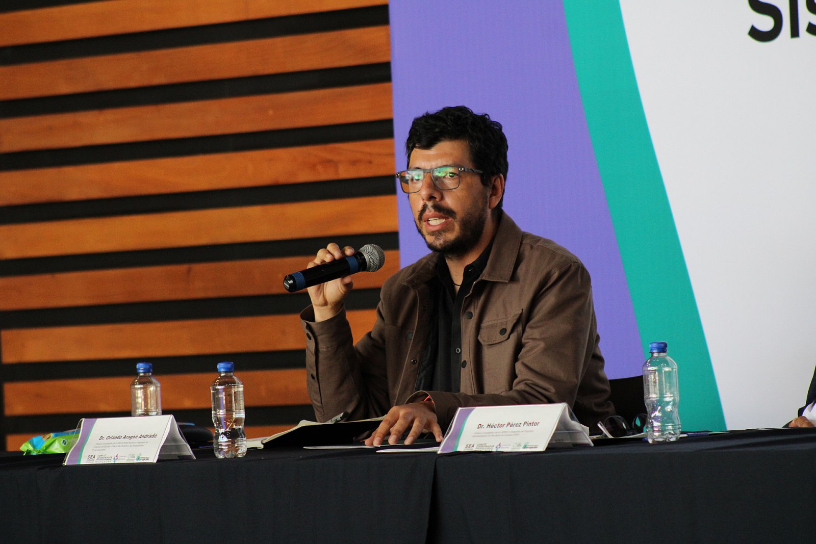 Páneles "Combate a a la corrupción desde la perspectiva presupuestal" y "Presupuesto participativo en comunidades indígenas"