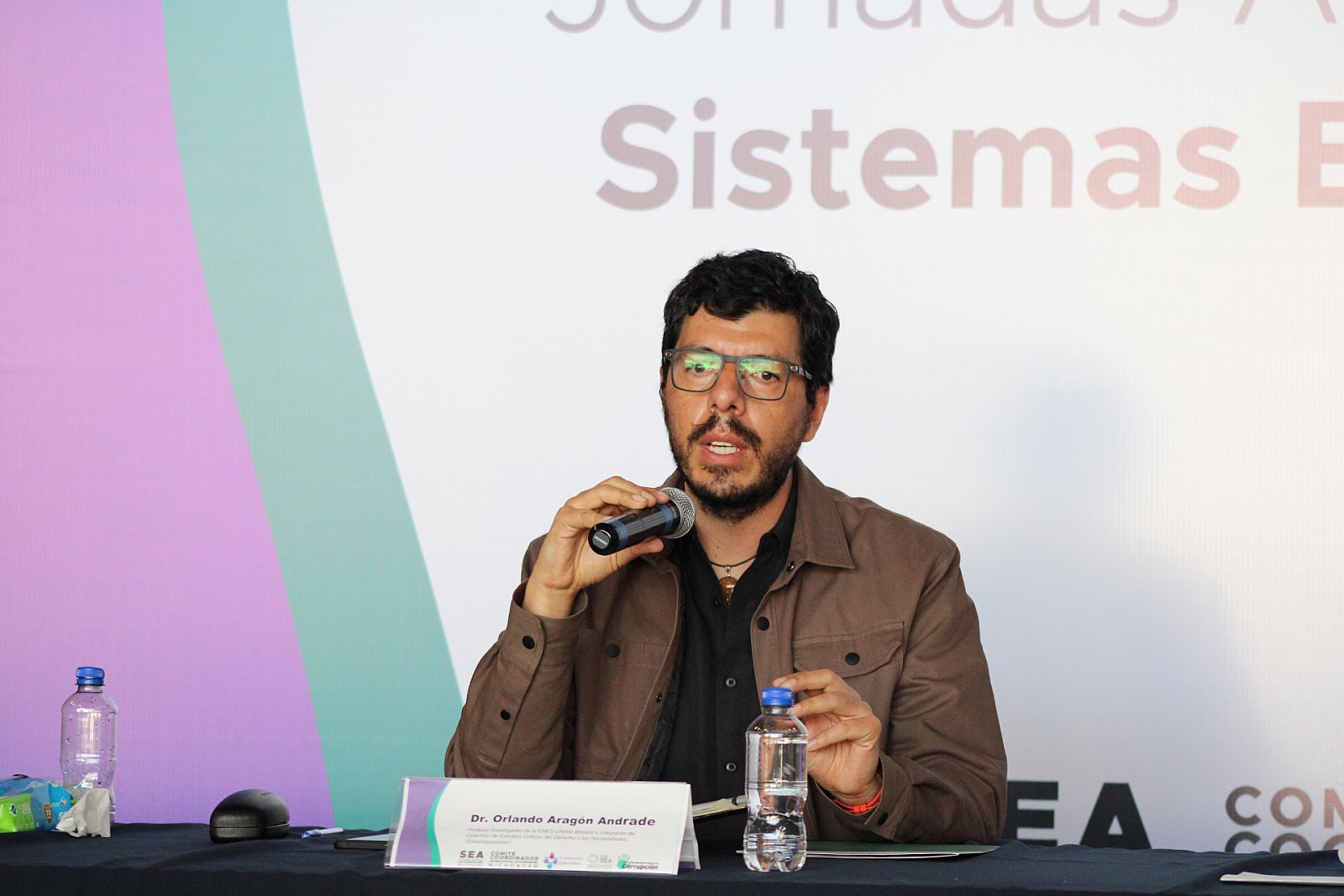 Páneles "Combate a a la corrupción desde la perspectiva presupuestal" y "Presupuesto participativo en comunidades indígenas"