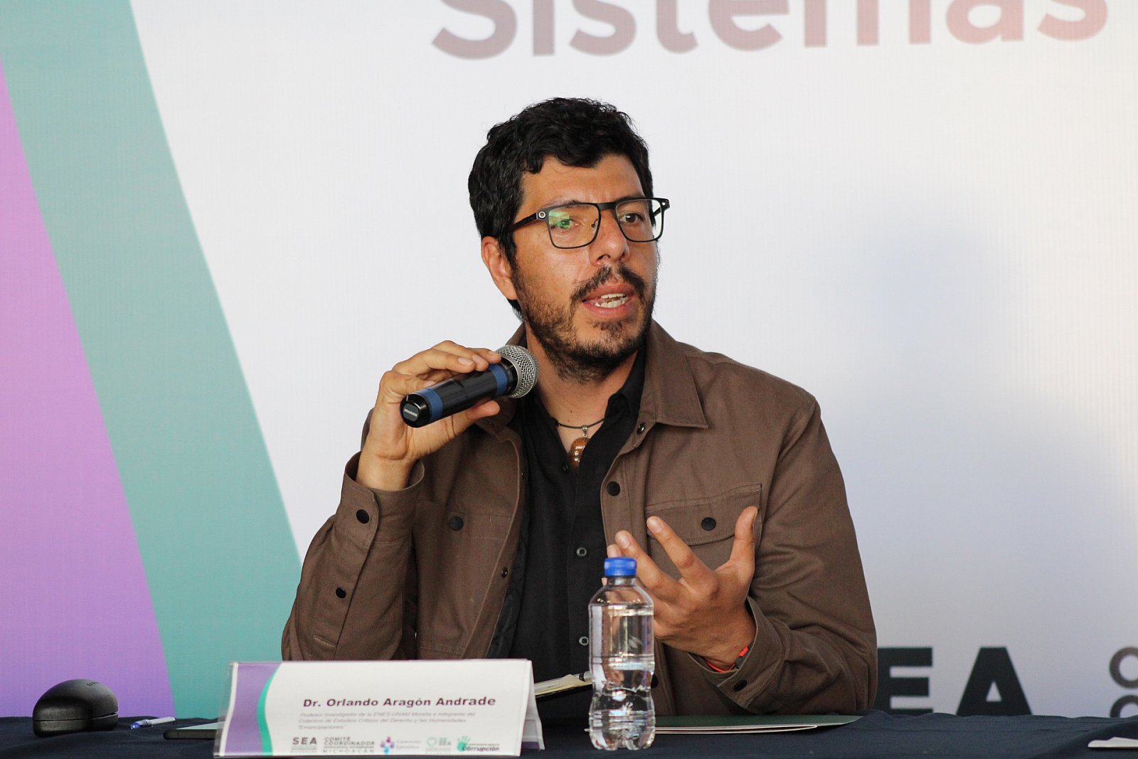 Páneles "Combate a a la corrupción desde la perspectiva presupuestal" y "Presupuesto participativo en comunidades indígenas"